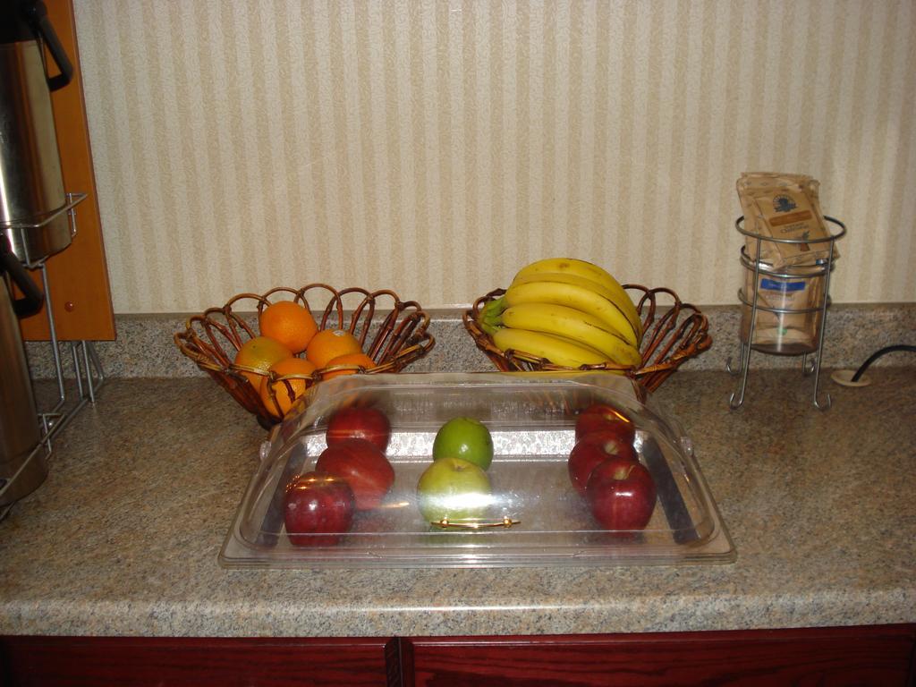 Quality Inn & Suites Columbia I-70 Extérieur photo