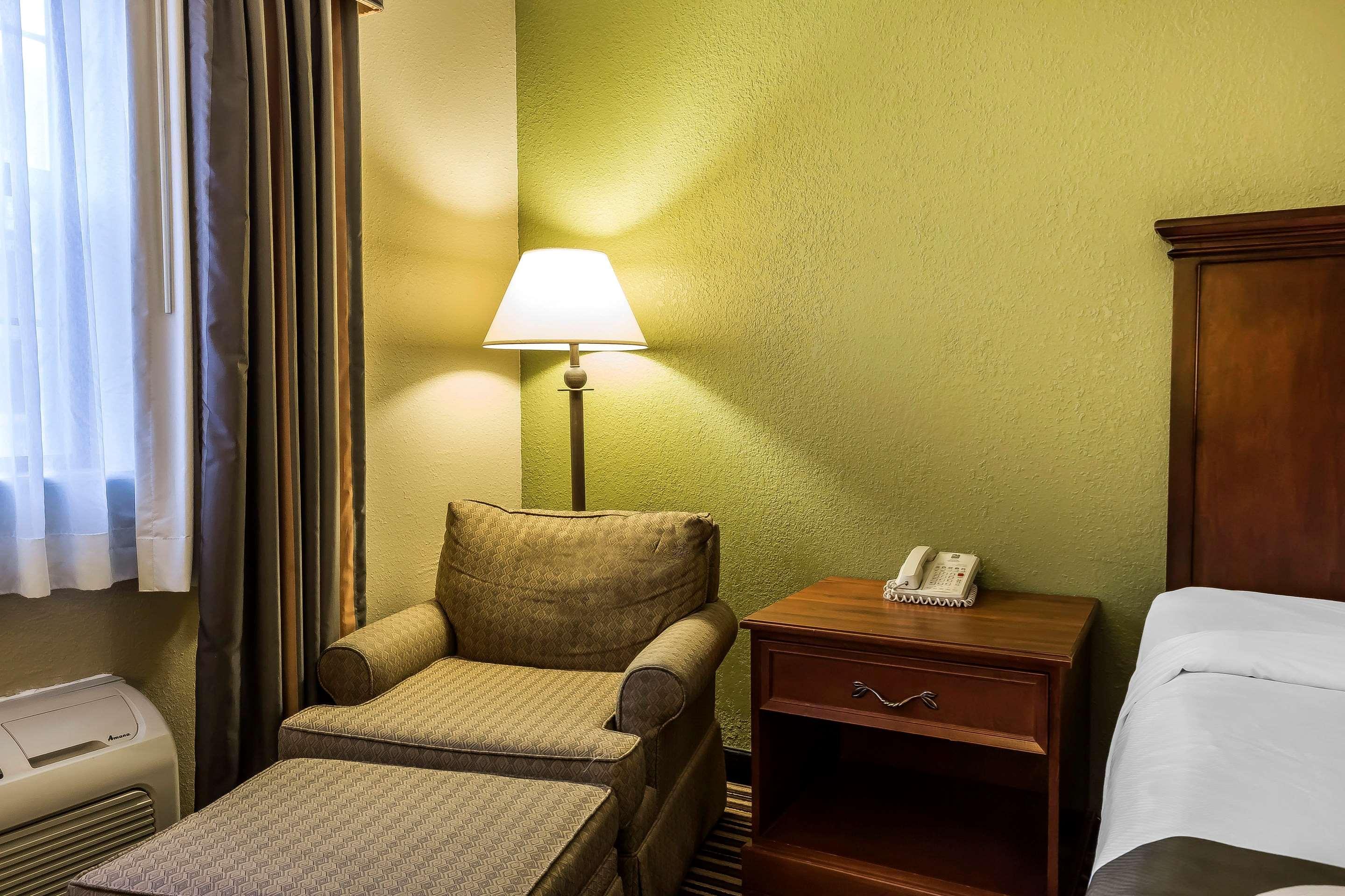 Quality Inn & Suites Columbia I-70 Extérieur photo