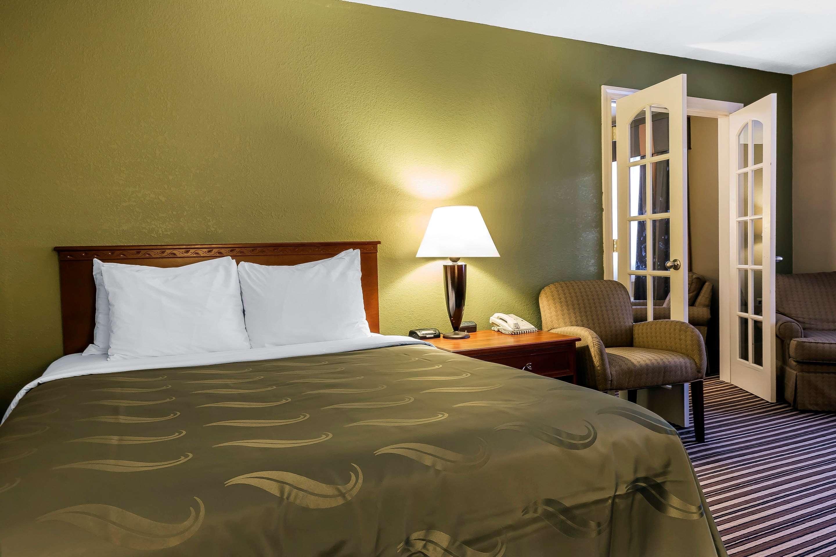 Quality Inn & Suites Columbia I-70 Extérieur photo