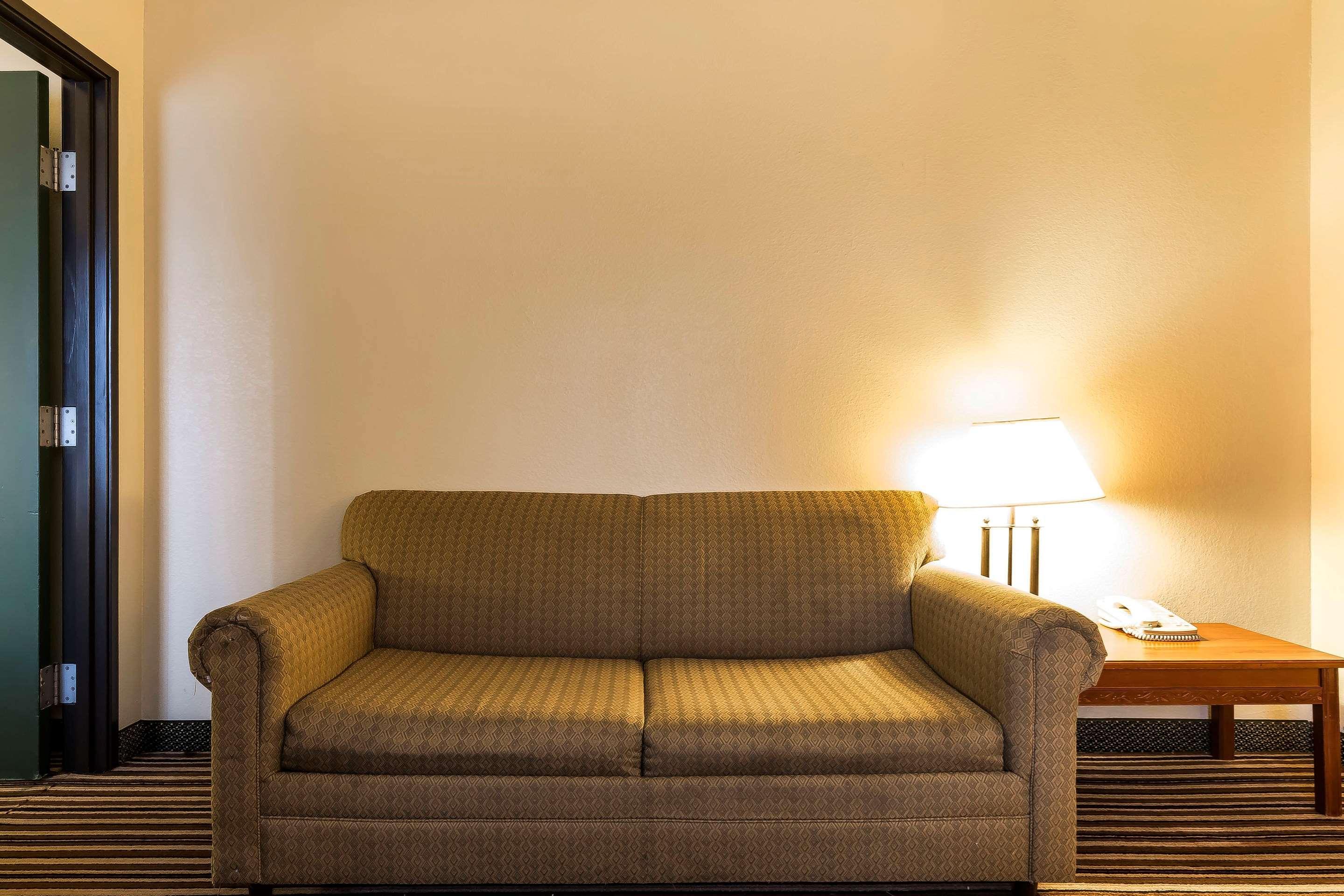 Quality Inn & Suites Columbia I-70 Extérieur photo