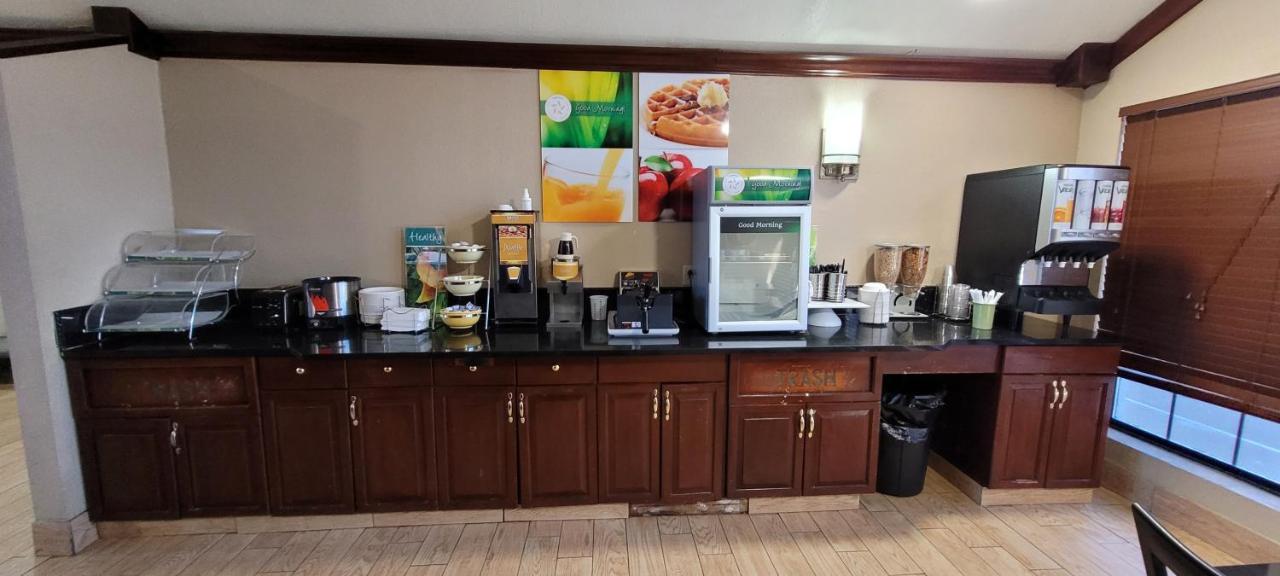 Quality Inn & Suites Columbia I-70 Extérieur photo