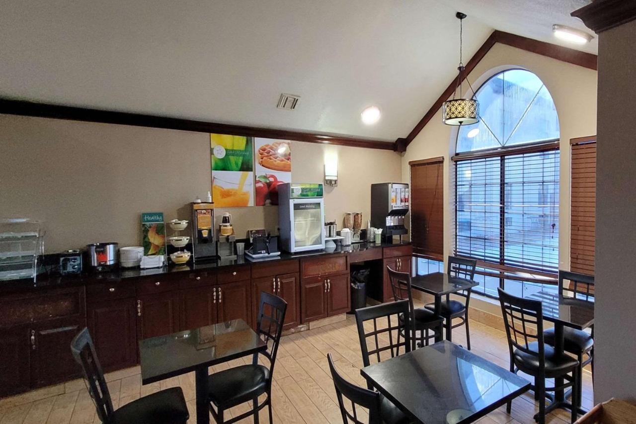 Quality Inn & Suites Columbia I-70 Extérieur photo