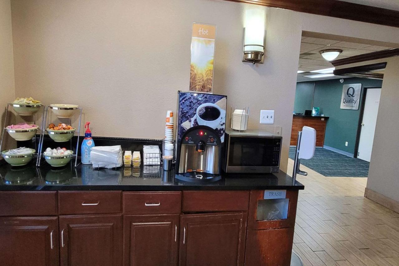 Quality Inn & Suites Columbia I-70 Extérieur photo