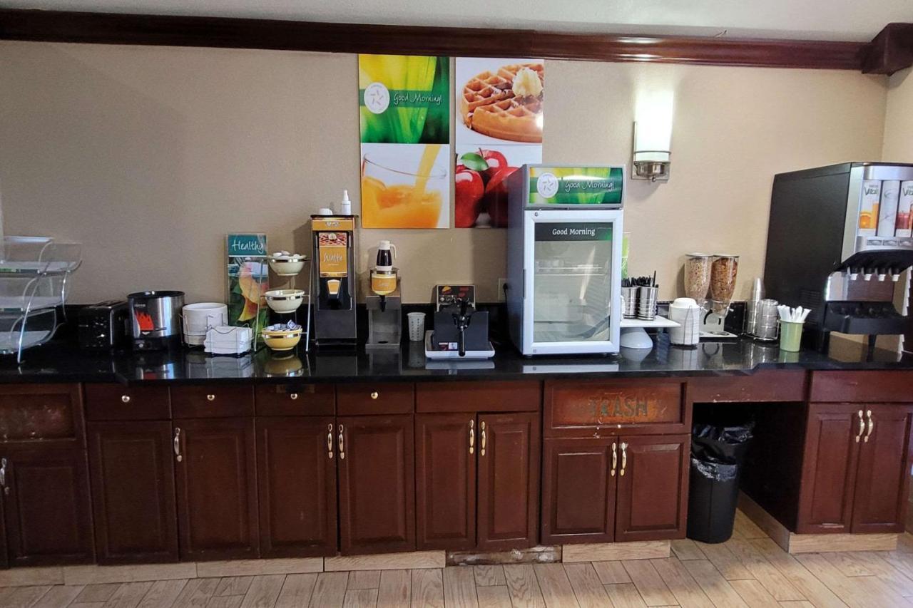 Quality Inn & Suites Columbia I-70 Extérieur photo
