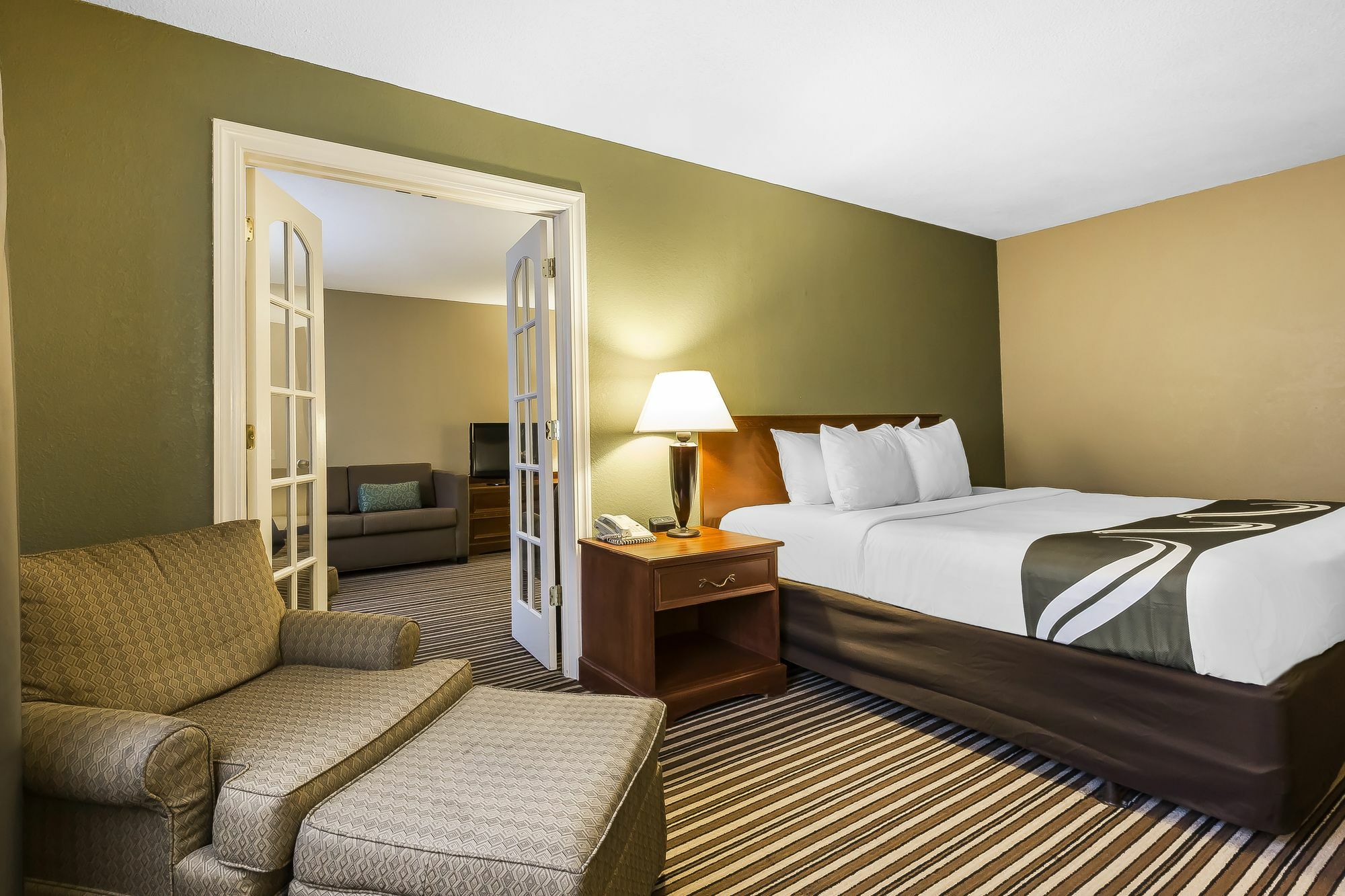 Quality Inn & Suites Columbia I-70 Extérieur photo
